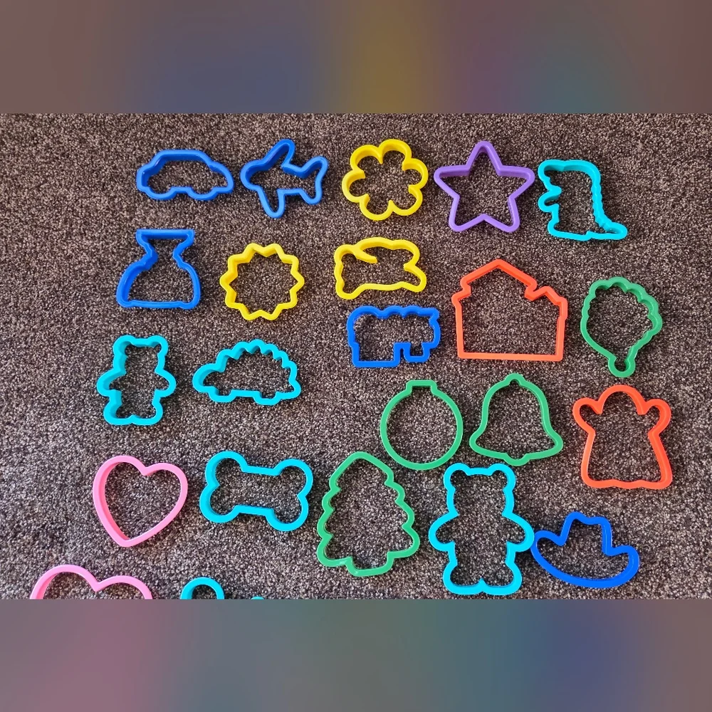 Lot of 35 Plastic Cookie Cutters Animals Holiday Transportation Dinosaurs + More